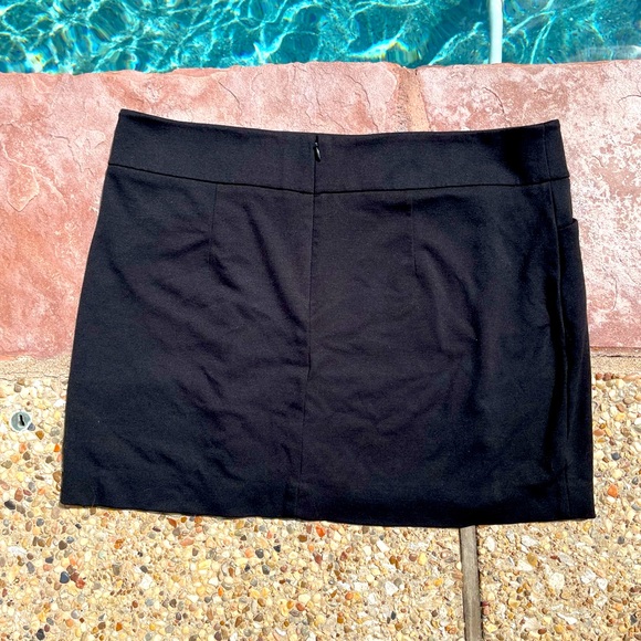 White House Black Market black Skirt, Size L - Picture 2 of 2